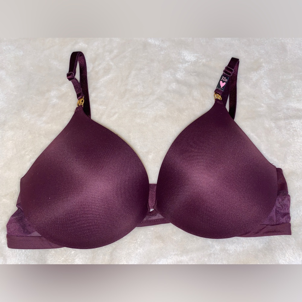 Victoria Secret’s Bra - Very Sexy Uplift Plunge - Push Up - Size 32D